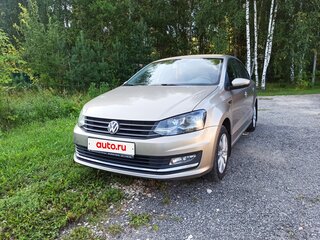 2018 Volkswagen Polo V Рестайлинг, бежевый, 1498000 рублей, вид 3