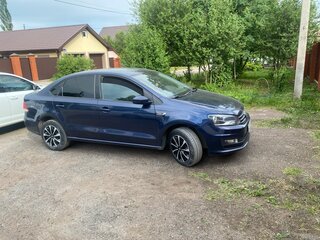 2017 Volkswagen Polo V Рестайлинг, синий, 1260000 рублей, вид 3