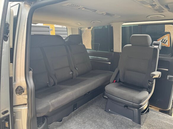 2004 Volkswagen Multivan T5, серебристый, 1210000 рублей - вид 12