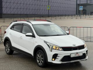 2021 Kia Rio X IV Рестайлинг, белый, 1747000 рублей, вид 4