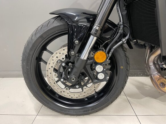 2023 Yamaha XSR900, чёрный, 1220000 рублей - вид 5