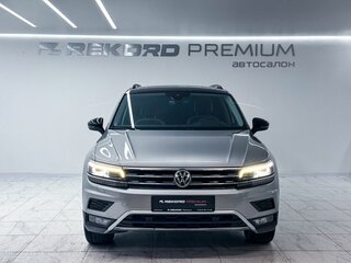 2020 Volkswagen Tiguan II, серый, 2800000 рублей, вид 4