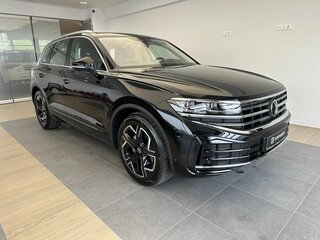 2026 Volkswagen Touareg III Рестайлинг, чёрный, 7850000 рублей, вид 3