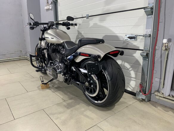 2018 Harley-Davidson Breakout, серый, 1750000 рублей - вид 7