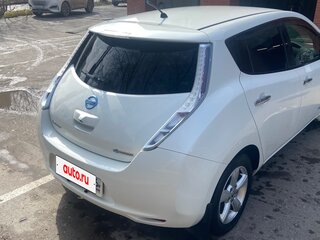 2013 Nissan Leaf (EM57) I (ZE0/AZE0), белый, 1250000 рублей, вид 4