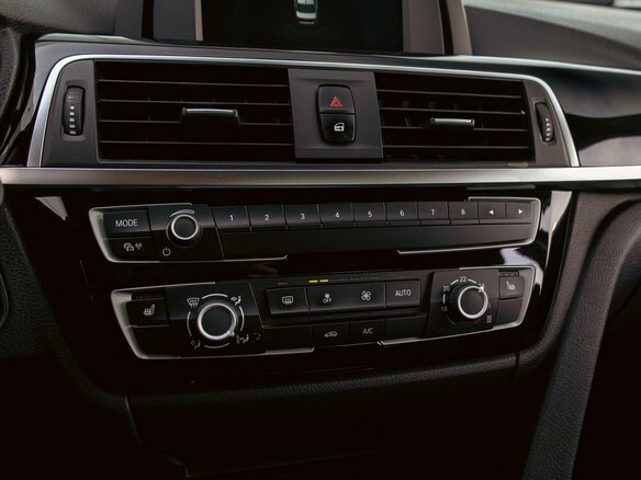 2018 BMW 3 серии 320i VI (F3x) Рестайлинг, синий, 2025000 рублей - вид 23