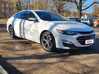 2022 Chevrolet Malibu IX Рестайлинг, белый, 1300000 рублей, вид 4