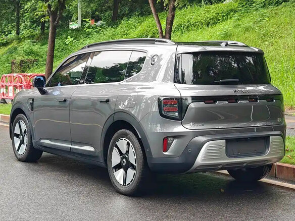 2026 Smart #5 252km, серебристый, 6100000 рублей - вид 3