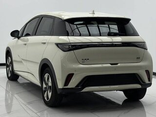 2025 BYD Dolphin 45.12 kWh I Рестайлинг, жёлтый, 2090000 рублей, вид 3