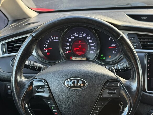 2015 Kia Ceed II Рестайлинг, красный, 1183000 рублей - вид 12