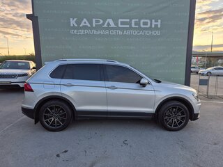 2017 Volkswagen Tiguan II, серебристый, 2160000 рублей, вид 4