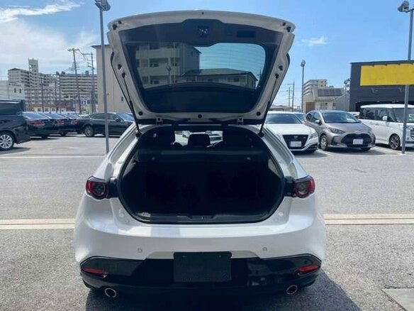 2023 Mazda 3 IV (BP), белый, 1315000 рублей - вид 18