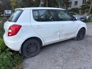 2011 Skoda Fabia II Рестайлинг, белый, 630000 рублей, вид 4