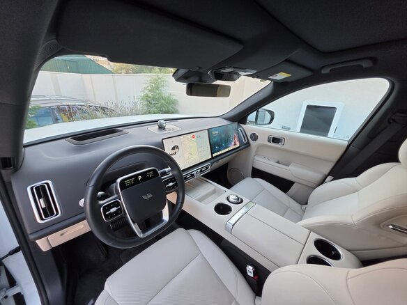 2025 Li Auto (Lixiang) L9 52.3 kWh I Рестайлинг, белый, 8700000 рублей - вид 4