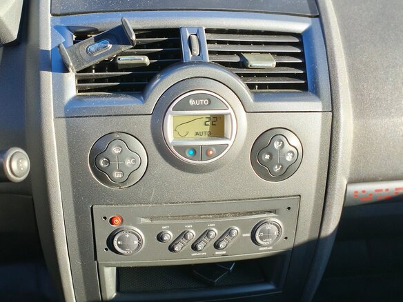 2007 Renault Megane II Рестайлинг, бежевый, 475000 рублей - вид 17