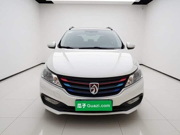 2018 Baojun 310 I, белый - вид 1