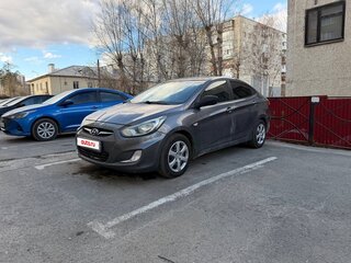 2012 Hyundai Solaris I, серебристый, 350000 рублей, вид 2