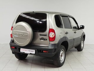 2015 Chevrolet Niva I Рестайлинг, зелёный, 635000 рублей, вид 5