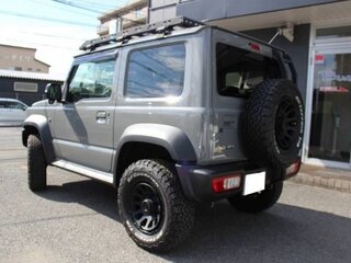 2023 Suzuki Jimny Sierra IV, серебристый, 1680000 рублей, вид 4