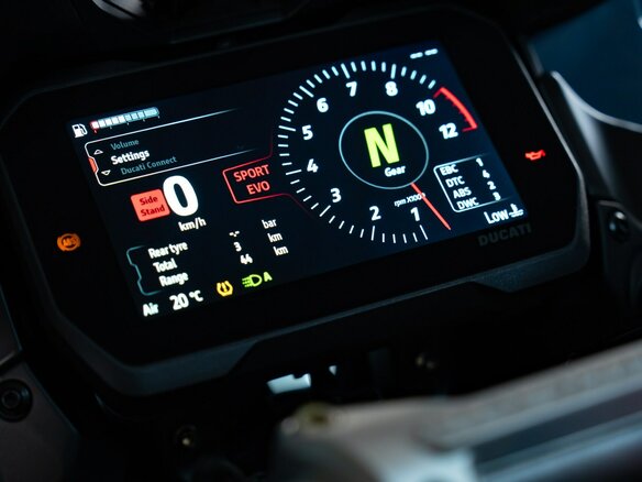2026 Ducati Multistrada V4, красный, 3690000 рублей - вид 14