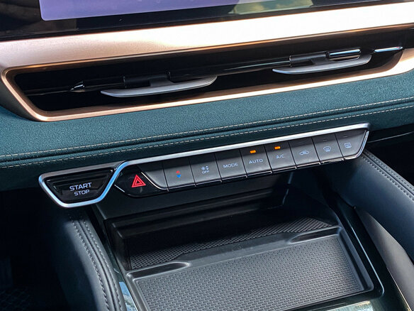 2023 Geely Monjaro I, зелёный - вид 16
