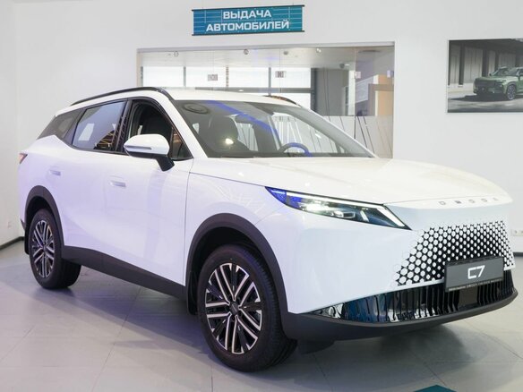 2026 Omoda C7, белый, 3499000 рублей - вид 2