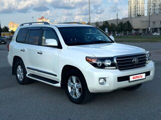 2014 Toyota Land Cruiser 200 Series Рестайлинг 1, белый, 4390000 рублей, вид 3