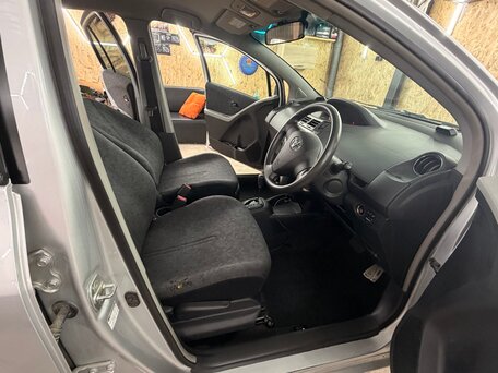 2008 Toyota Vitz II (XP90), серый, 524000 рублей, вид 5