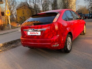 2010 Ford Focus II Рестайлинг, красный, 590000 рублей, вид 5