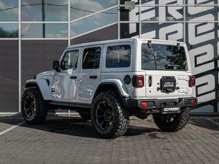 2017 Jeep Wrangler IV (JL), белый, 4275000 рублей, вид 2
