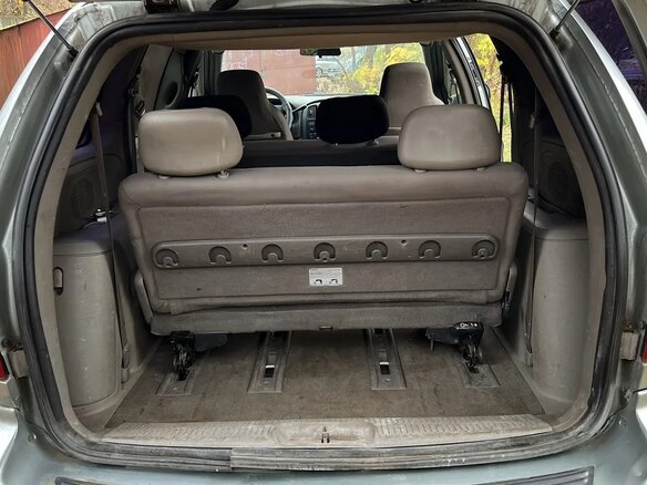 2003 Dodge Caravan IV, серый, 400000 рублей - вид 12