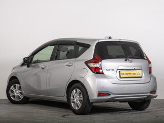 2017 Nissan Note II Рестайлинг, серебристый, 889000 рублей, вид 5