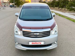 2010 Toyota Noah II (R70), серый, 1350000 рублей, вид 2