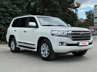 2015 Toyota Land Cruiser 200 Series Рестайлинг 2, белый, 5250000 рублей, вид 3