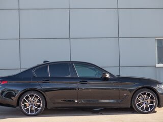 2019 BMW 5 серии 520i VII (G30/G31/G38), чёрный, 3450000 рублей, вид 5