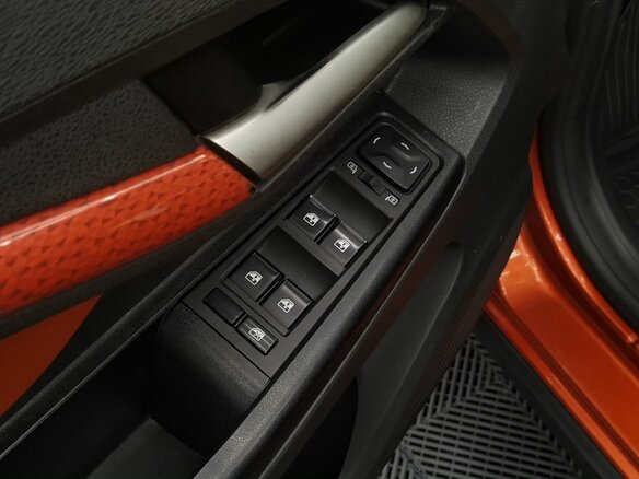 2019 Lada (ВАЗ) Vesta SW Cross I, оранжевый, 1049000 рублей - вид 6