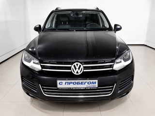 2011 Volkswagen Touareg II, чёрный, 1330000 рублей, вид 2