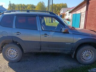 2014 Chevrolet Niva I Рестайлинг, серый, 656000 рублей, вид 3