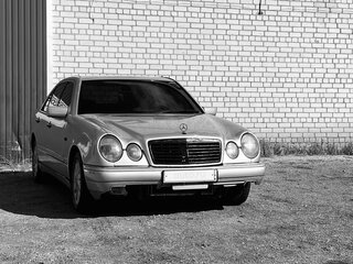 1998 Mercedes-Benz E-Класс 240 II (W210, S210), серый, 364999 рублей, вид 4