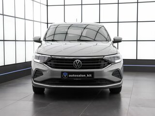 2021 Volkswagen Polo VI, серебристый, 1720000 рублей, вид 2