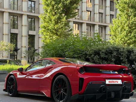 2019 Ferrari 488 Pista, красный, 54880000 рублей, вид 3