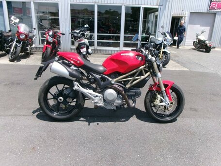 2013 Ducati Monster 796, красный, 555000 рублей, вид 2