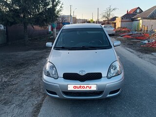 2003 Toyota Yaris I Рестайлинг, серебристый, 315000 рублей, вид 2