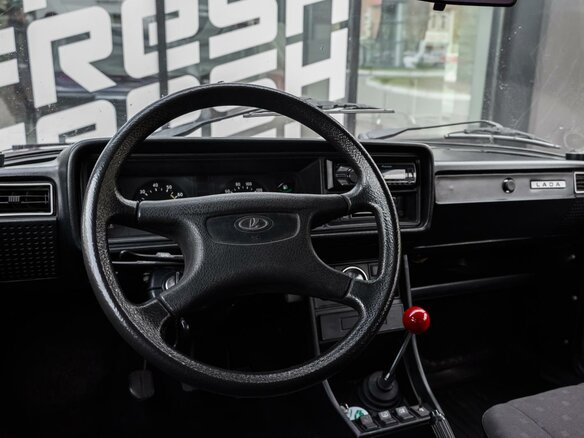 2002 Lada (ВАЗ) 2107, красный, 130000 рублей - вид 5