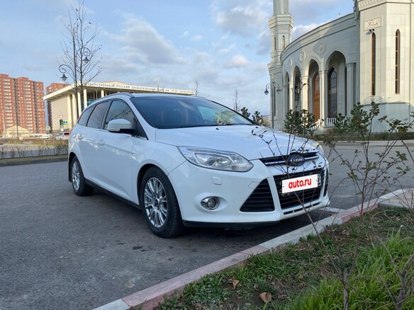 2013 Ford Focus III, белый, 650000 рублей - вид 2