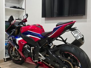 2021 Honda CBR 1000 RR/RA Fireblade, красный, 1910000 рублей, вид 2