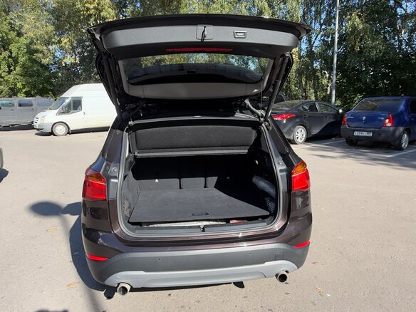 2017 BMW X1 20i xDrive II (F48), коричневый, 2750000 рублей - вид 5