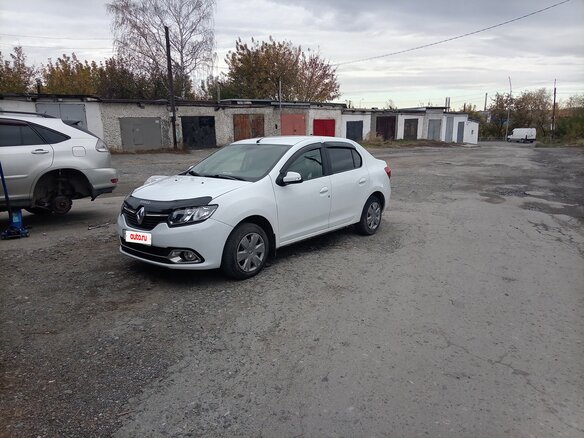 2015 Renault Logan II, белый, 500000 рублей - вид 1