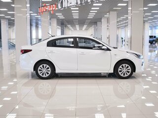 2018 Kia Rio IV, белый, 730000 рублей, вид 5