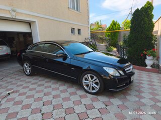 2011 Mercedes-Benz E-Класс 200 7G-Tronic IV (W212, S212, C207), чёрный, 1650000 рублей, вид 2